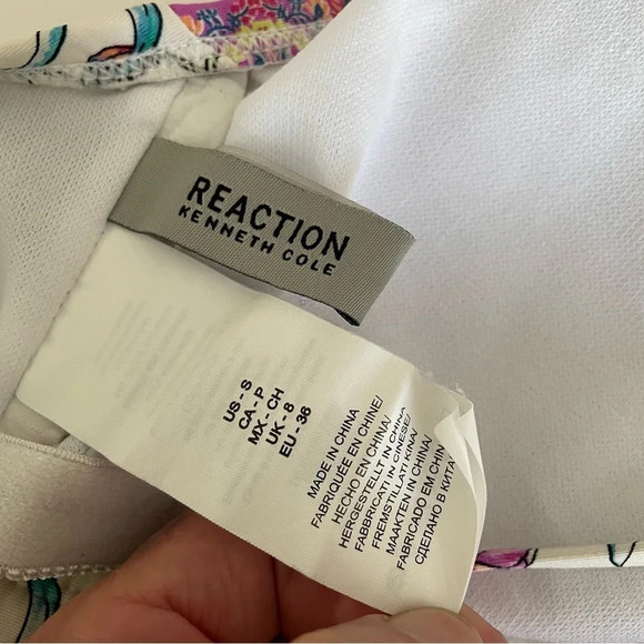 Kenneth Cole Reaction Bikini Top Halter Top Small Adjustable Tie Straps Floral - Picture 2 of 9